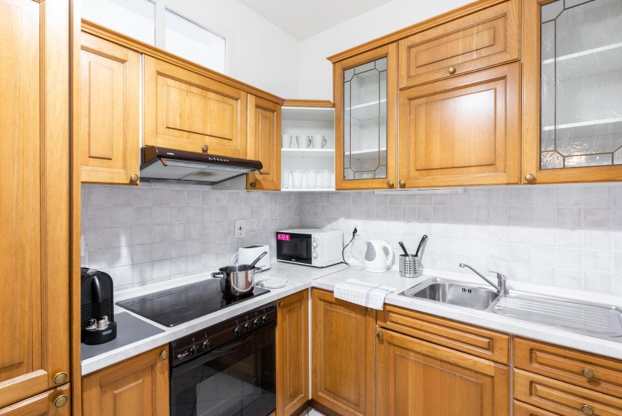 St. George Apartments Praha Bagian luar foto