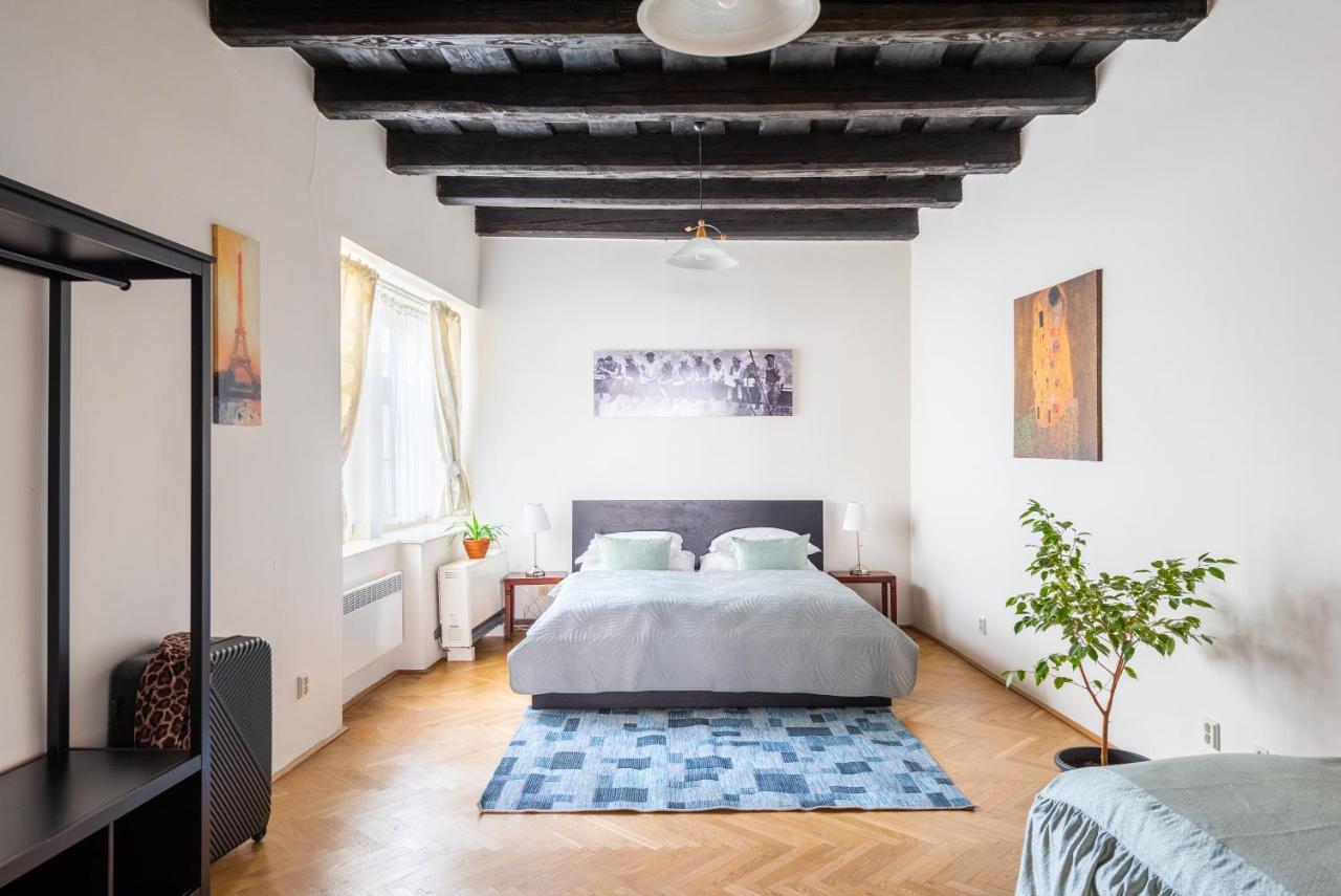 St. George Apartments Praha Bagian luar foto