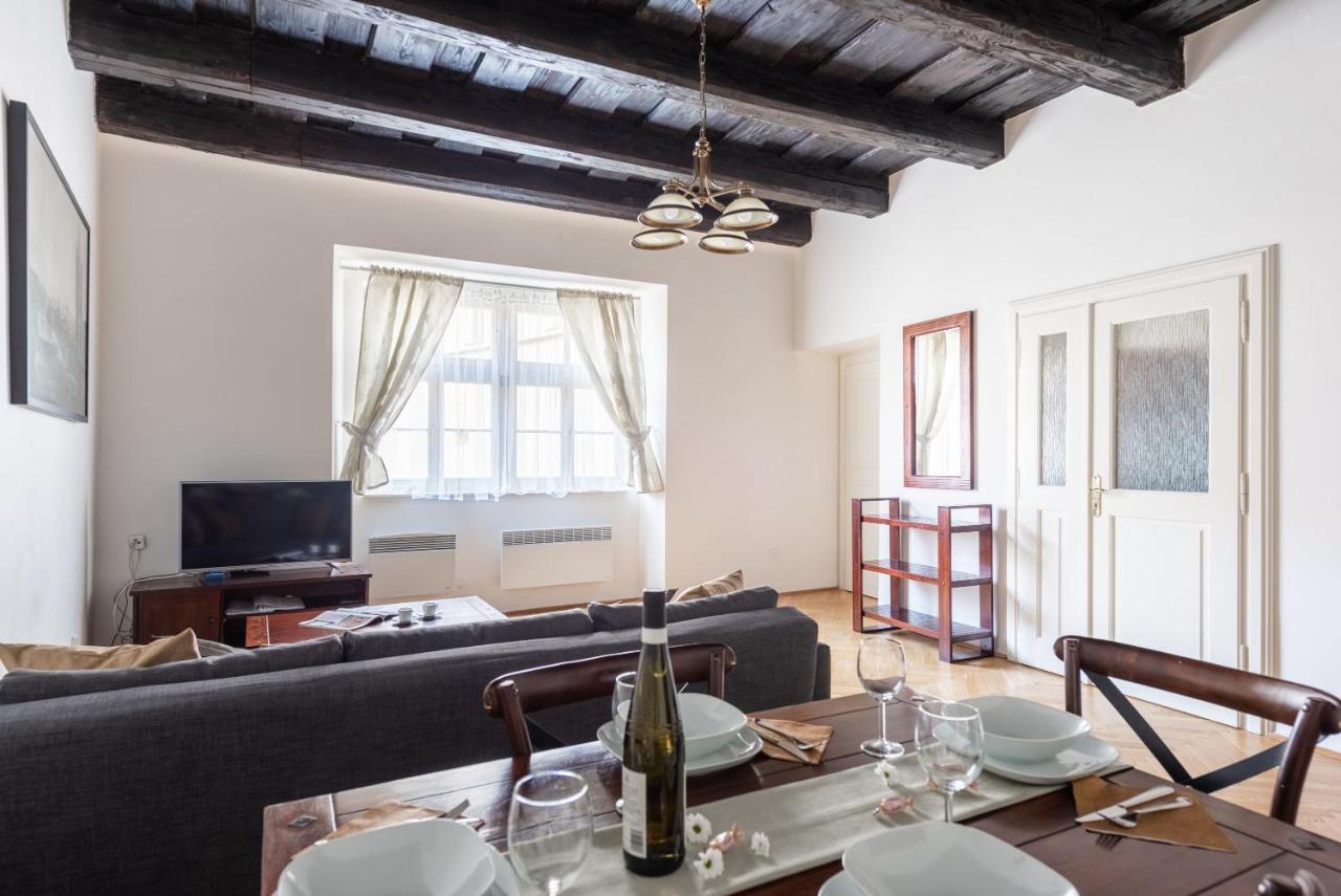 St. George Apartments Praha Bagian luar foto