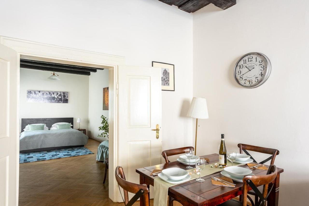 St. George Apartments Praha Bagian luar foto