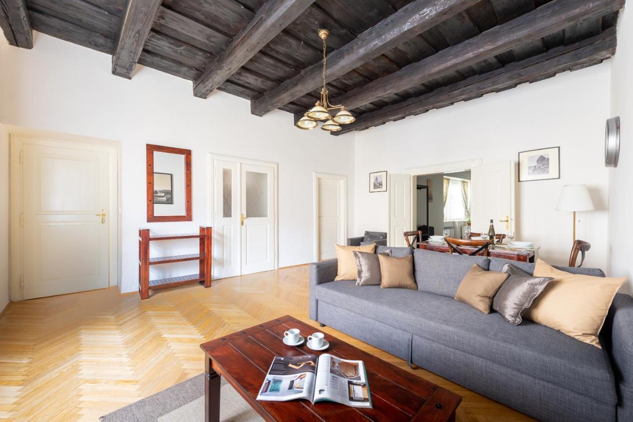 St. George Apartments Praha Bagian luar foto