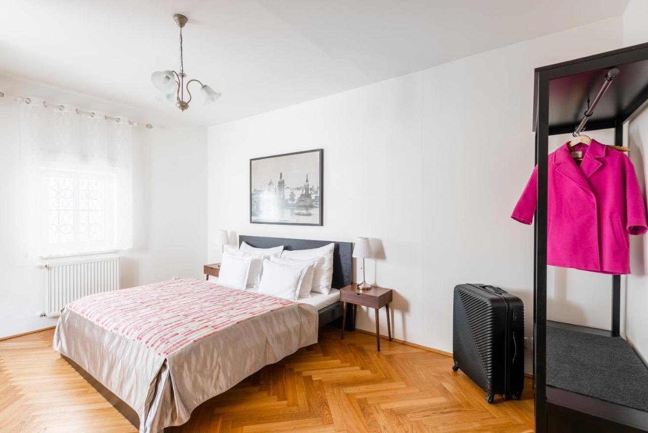 St. George Apartments Praha Bagian luar foto