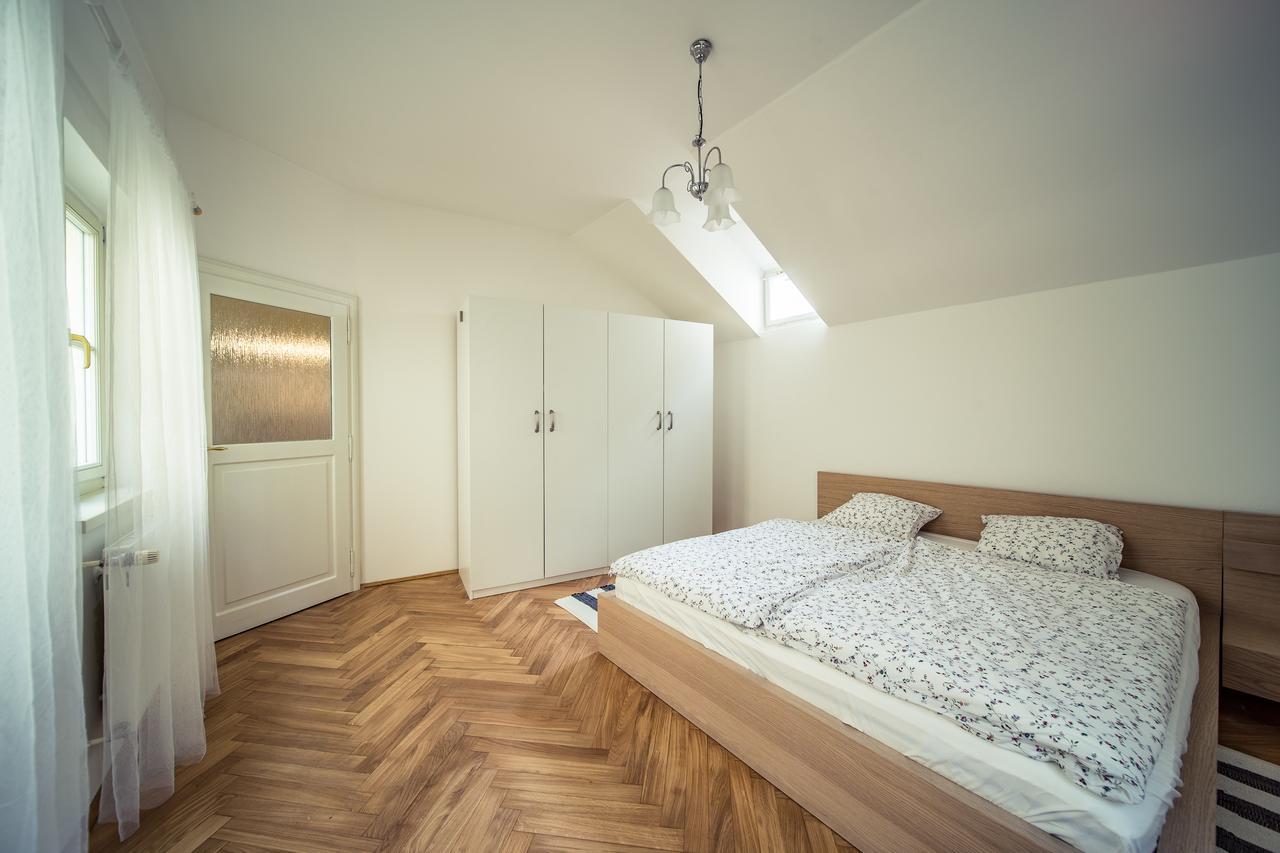 St. George Apartments Praha Bagian luar foto