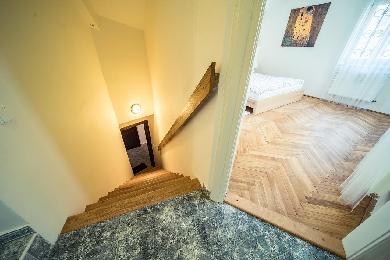 St. George Apartments Praha Bagian luar foto