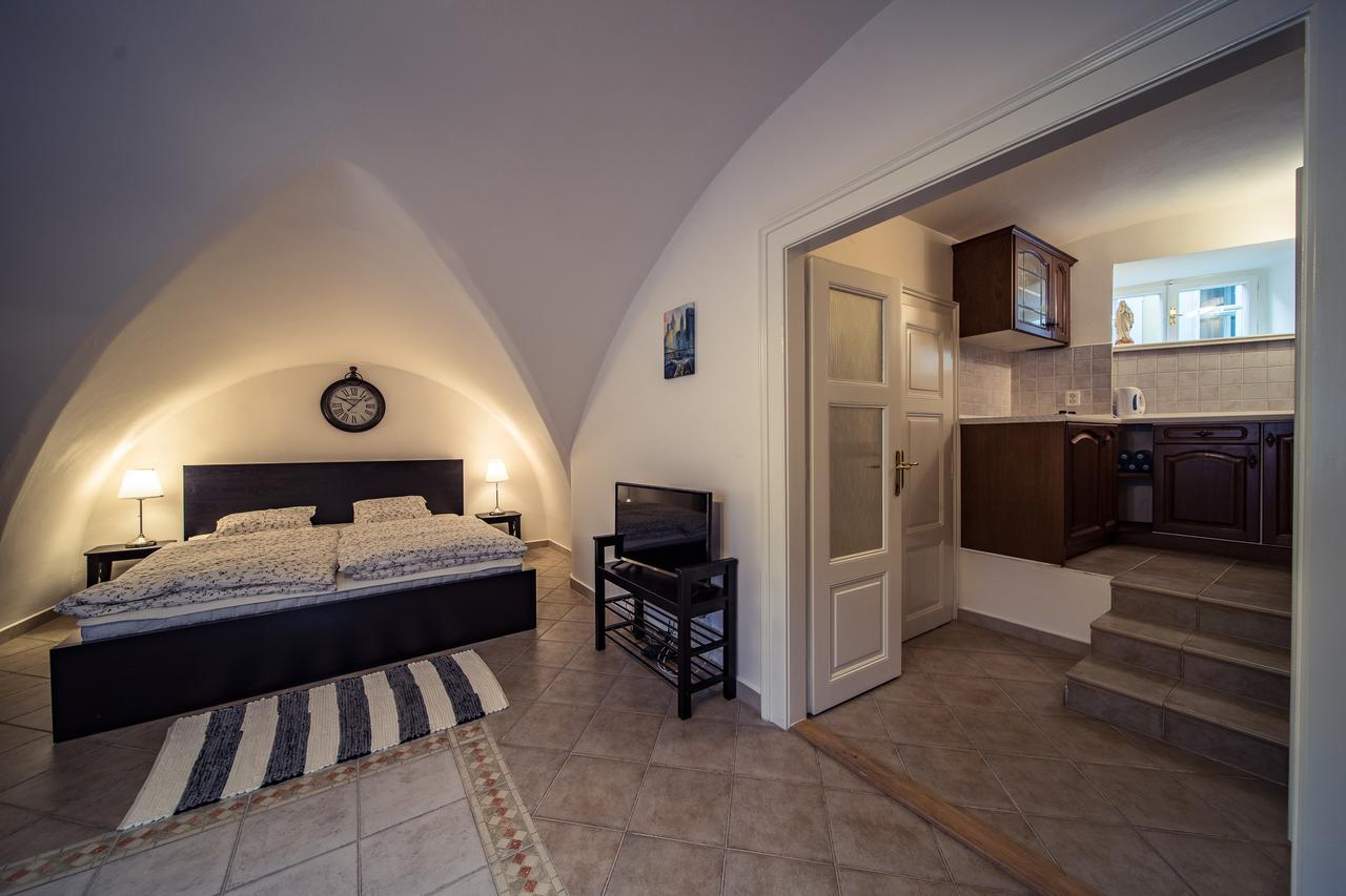 St. George Apartments Praha Bagian luar foto
