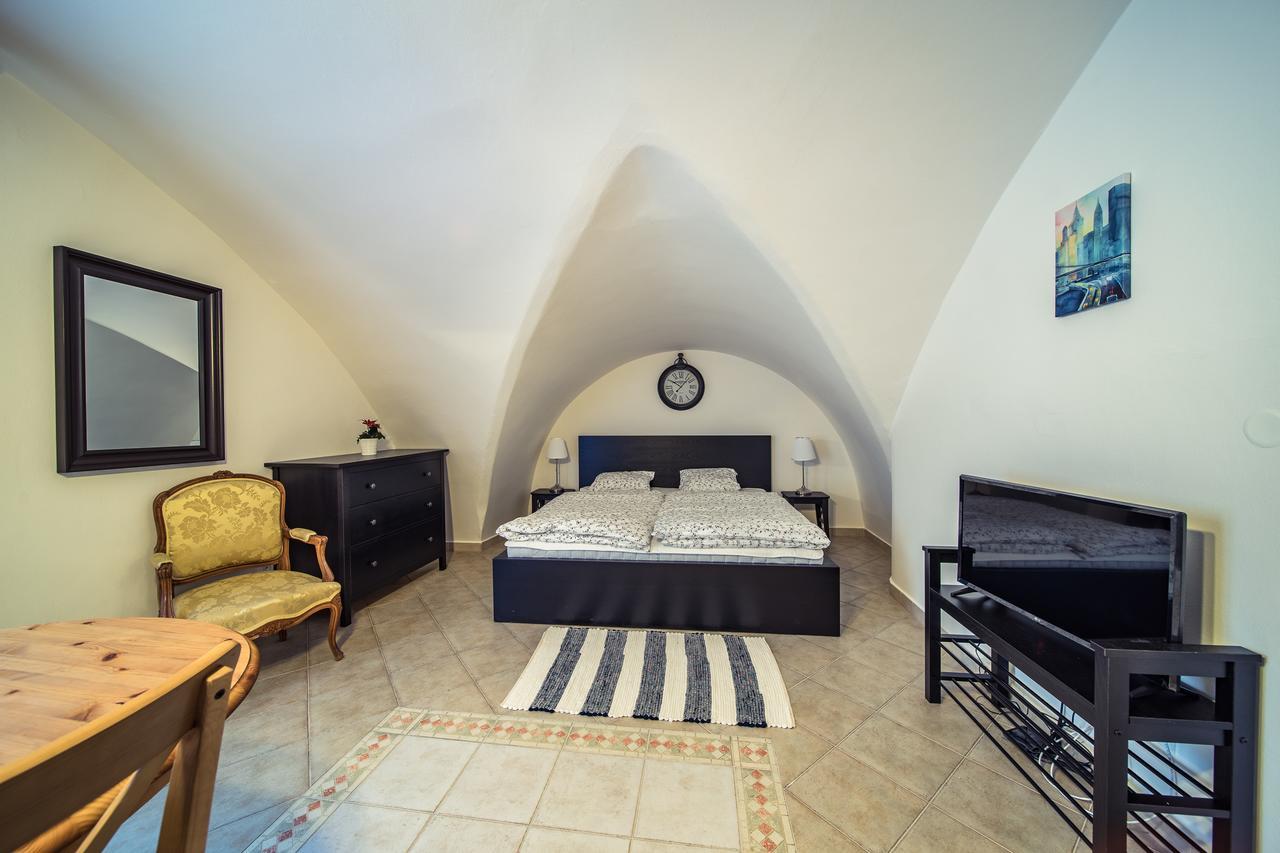 St. George Apartments Praha Bagian luar foto