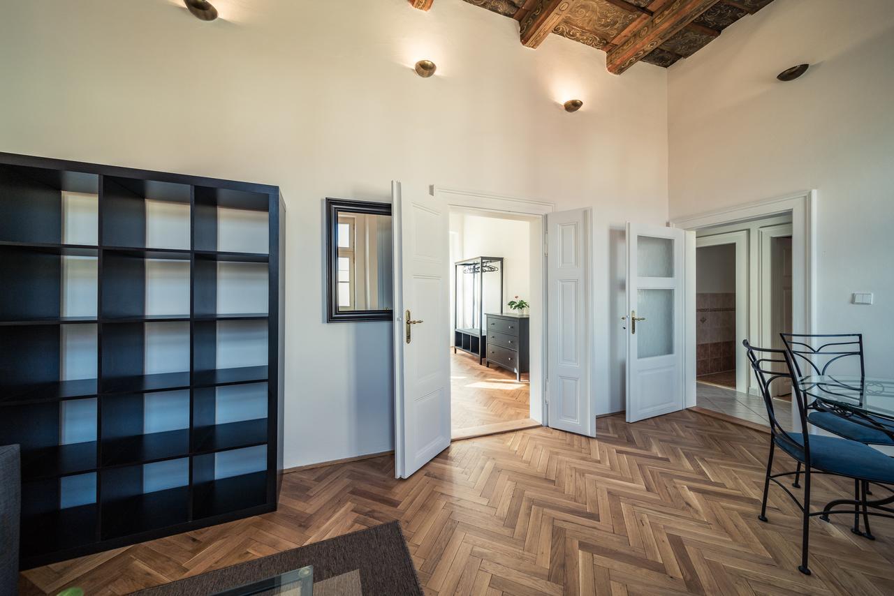 St. George Apartments Praha Bagian luar foto