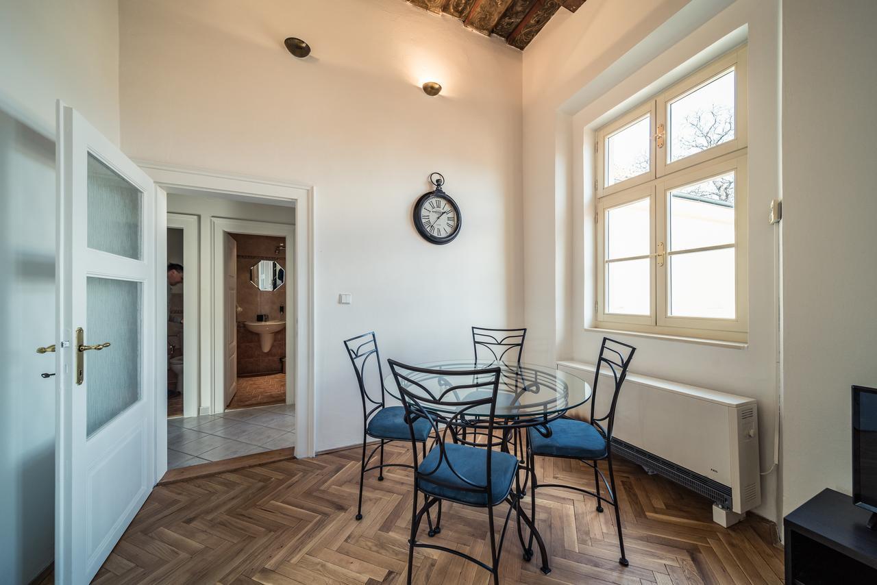 St. George Apartments Praha Bagian luar foto