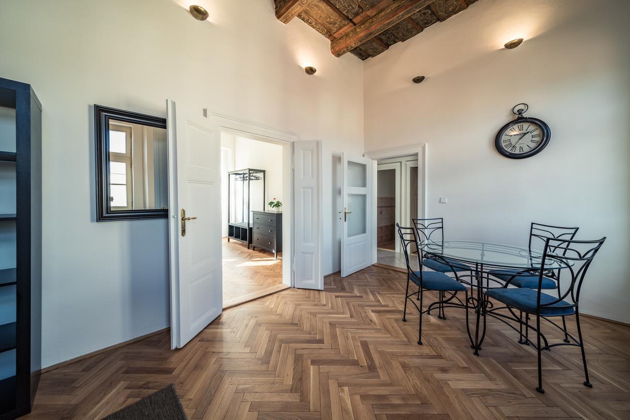 St. George Apartments Praha Bagian luar foto