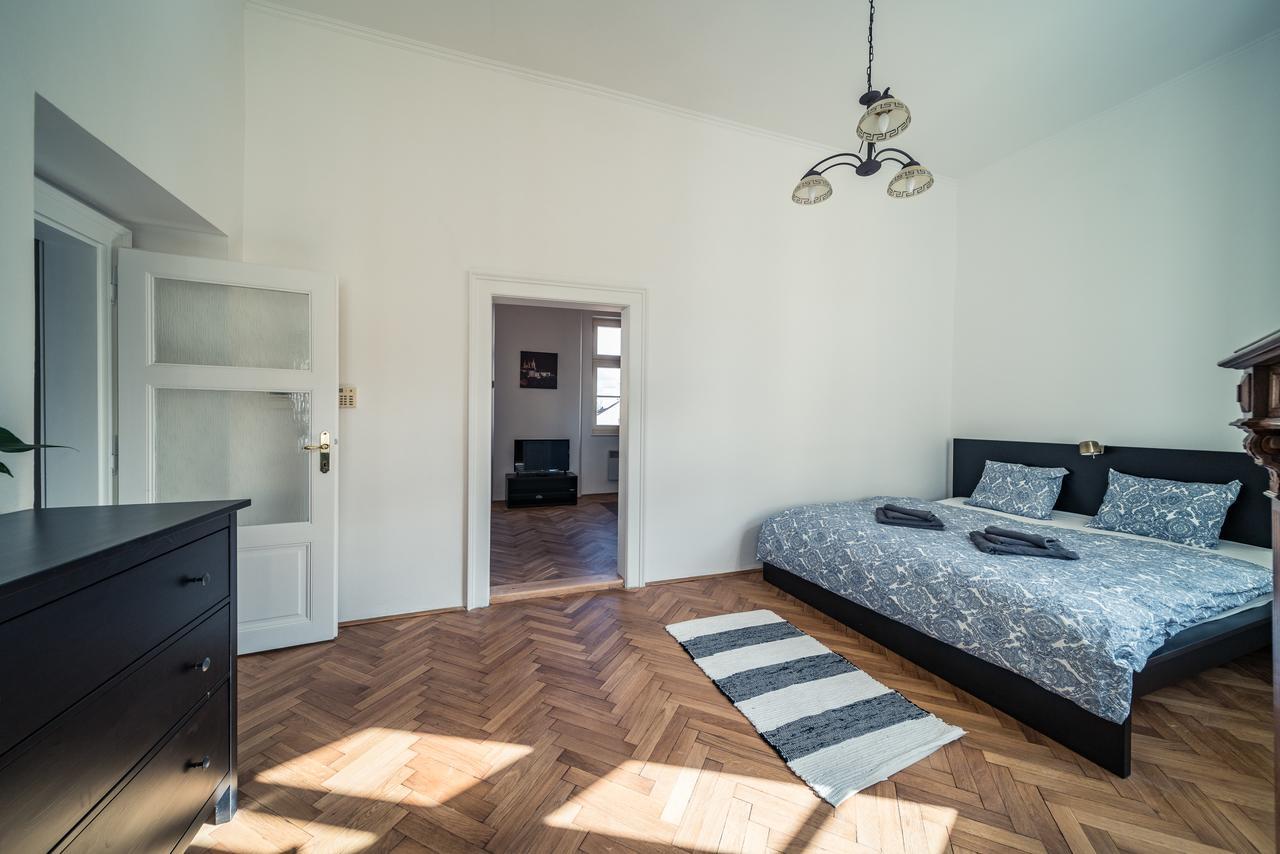 St. George Apartments Praha Bagian luar foto